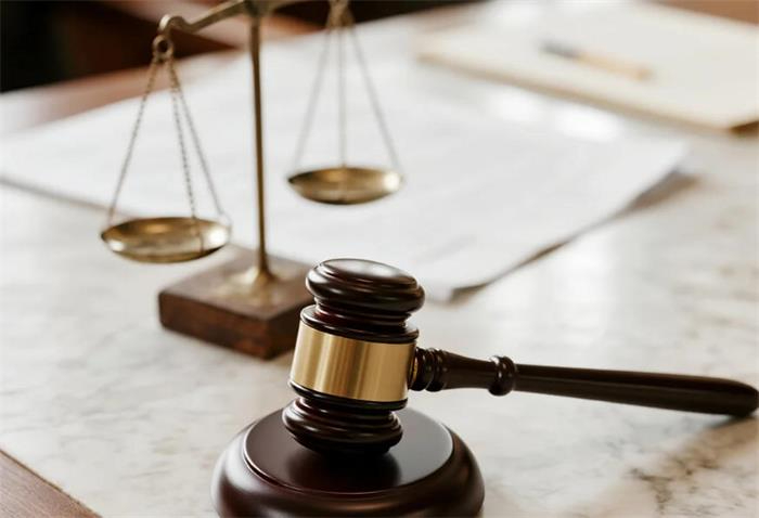 权平律师事务所：小区公共收益被物业私吞，违法吗？